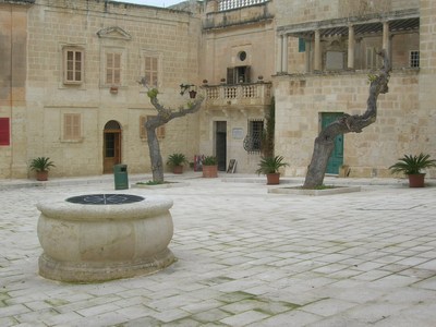 Mesquita Square in Mdina